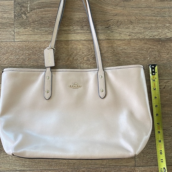 Coach Tote - Picture 2 of 6